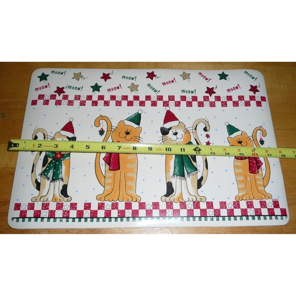 Christmas Placemats Set of 4 Cats Kittens Hats Scarfs Cottage Core Vinyl 17x12 - Picture 4 of 6